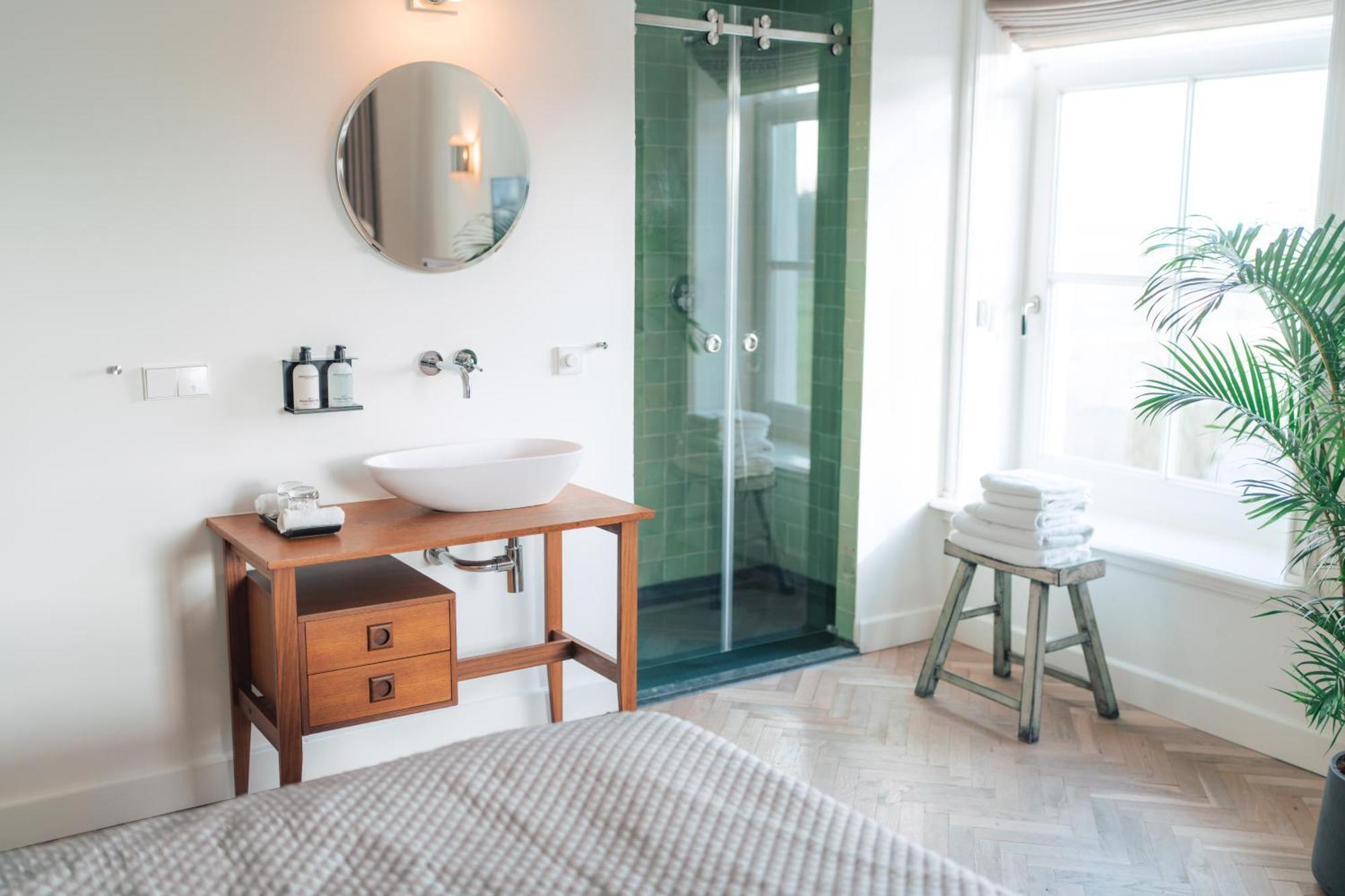 Boutique Hotel De Witte Dame Abcoude Exterior photo