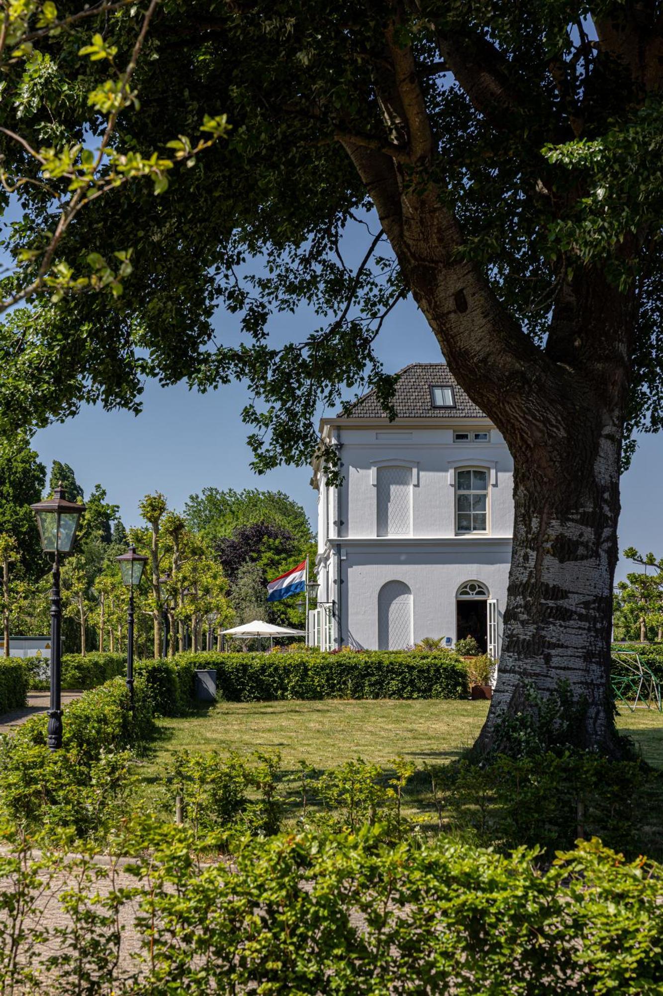 Boutique Hotel De Witte Dame Abcoude Exterior photo
