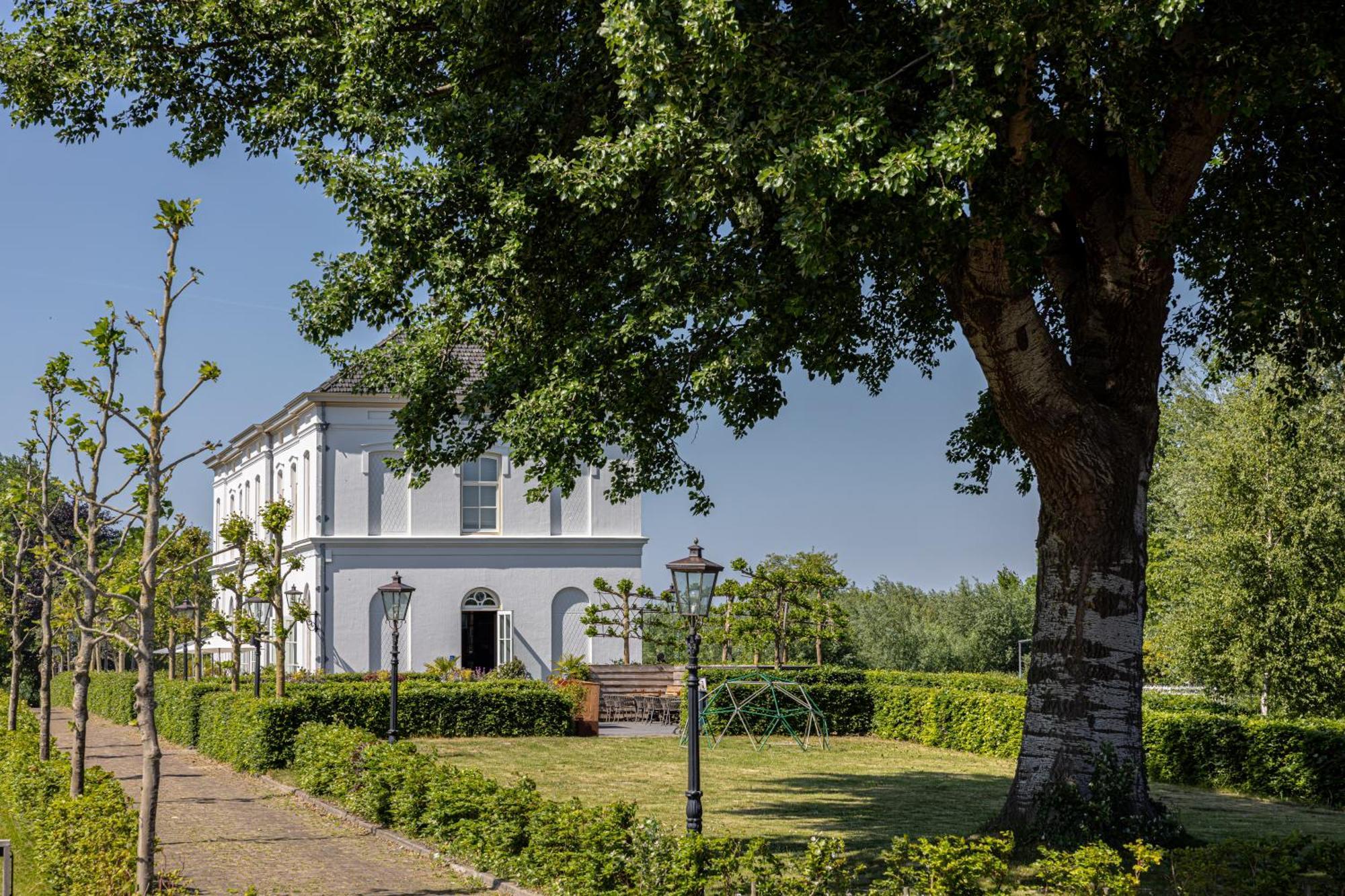 Boutique Hotel De Witte Dame Abcoude Exterior photo